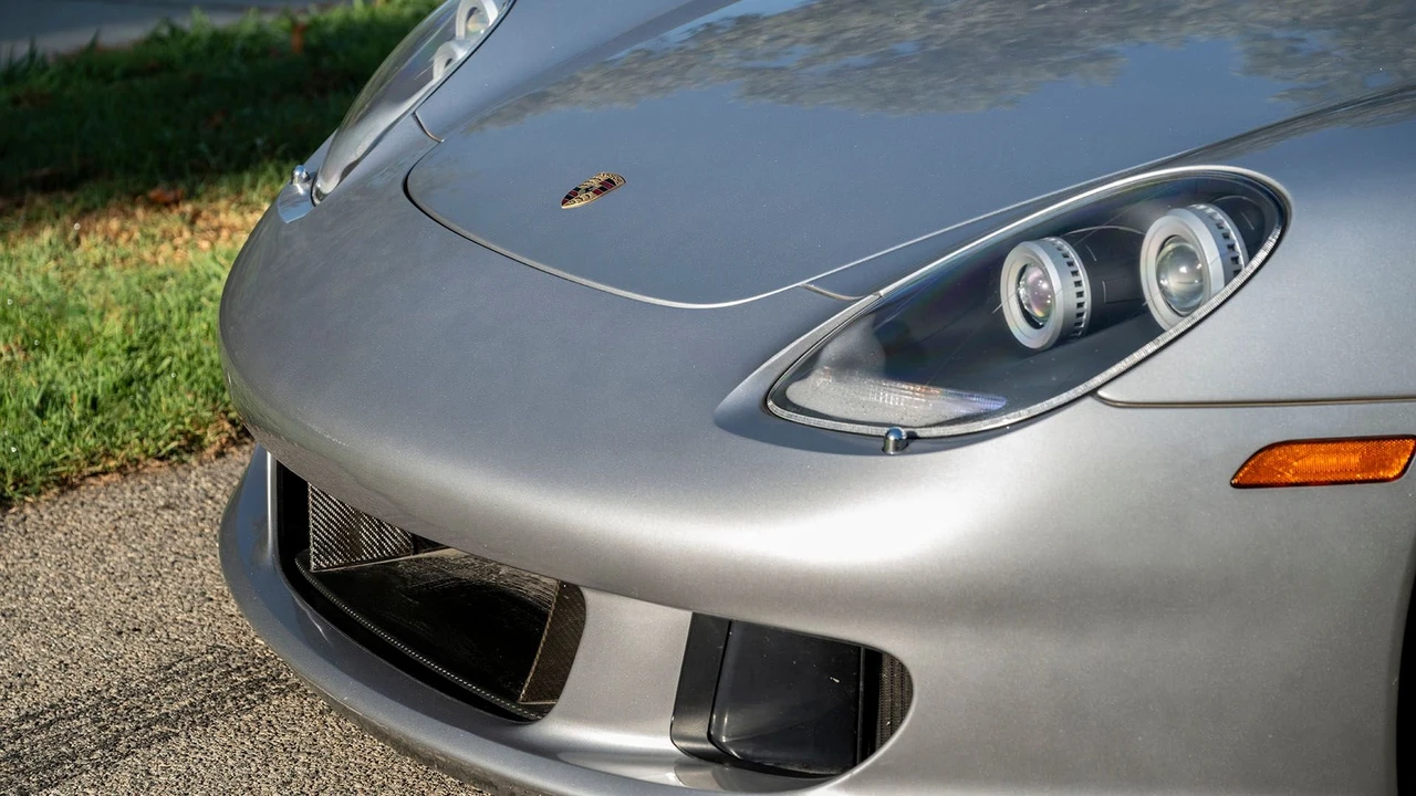 2005 Porsche Carrera GT - Image 12 of 31