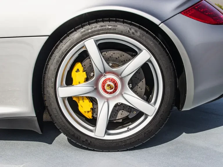 2005 Porsche Carrera GT - Image 28 of 31