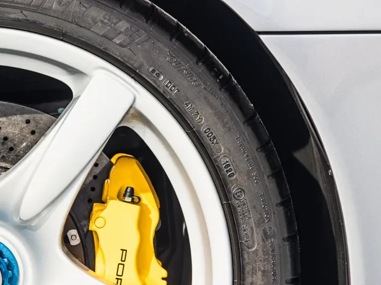 2005 Porsche Carrera GT - Image 24 of 31