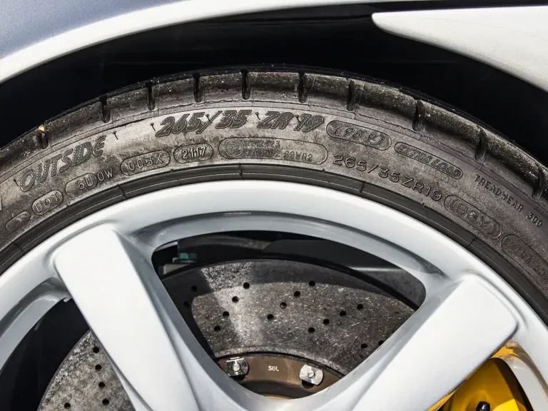 2005 Porsche Carrera GT - Image 27 of 31
