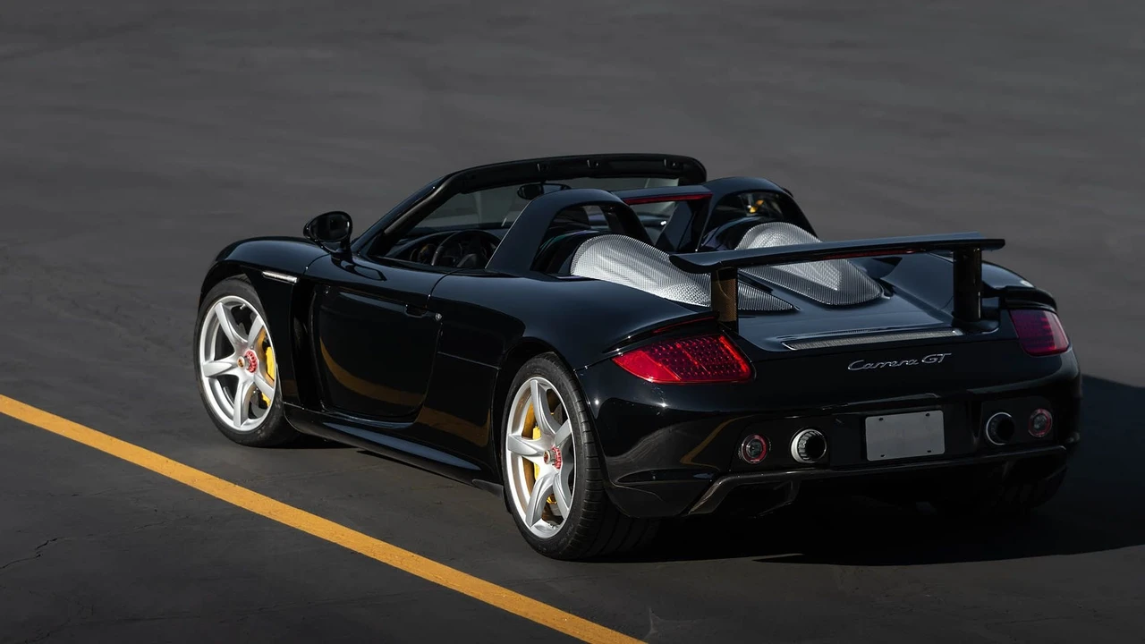 2005 Porsche Carrera GT - Image 13 of 31