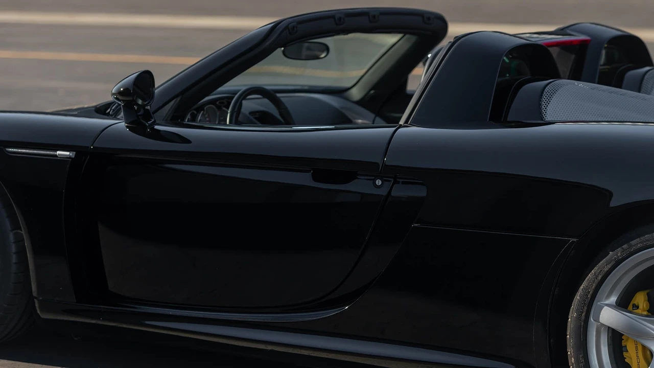 2005 Porsche Carrera GT - Image 26 of 31