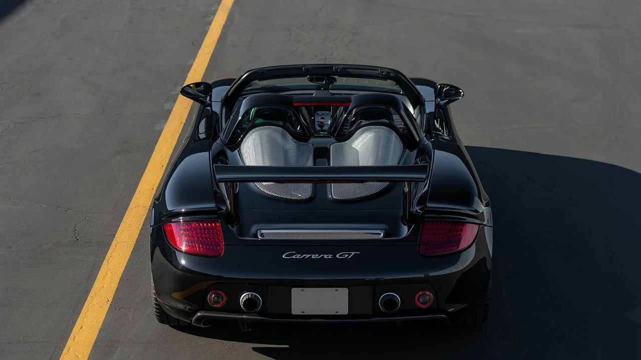 2005 Porsche Carrera GT - Image 18 of 31