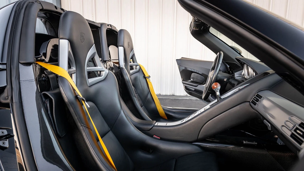 2005 Porsche Carrera GT - Image 7 of 31