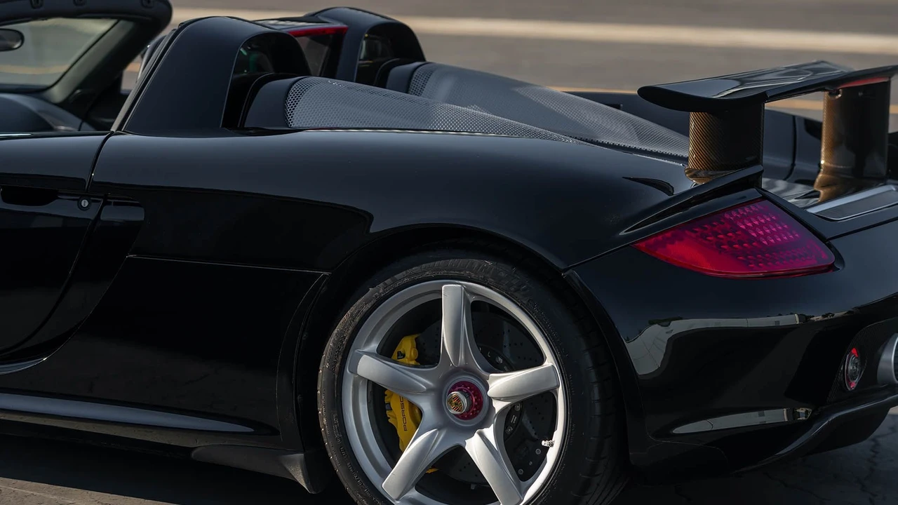 2005 Porsche Carrera GT - Image 27 of 31