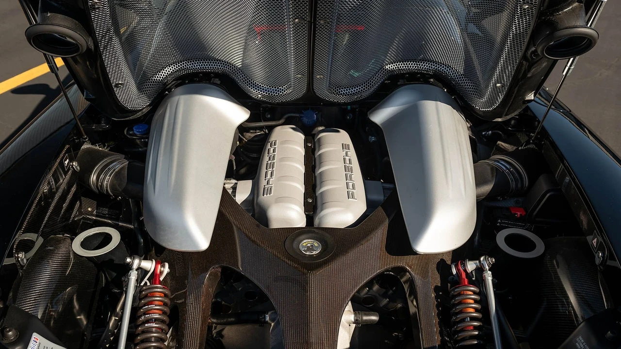 2005 Porsche Carrera GT - Image 6 of 31