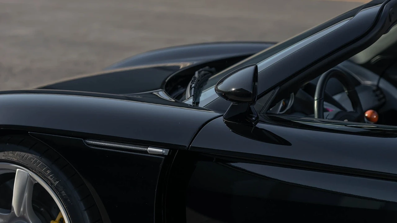 2005 Porsche Carrera GT - Image 25 of 31