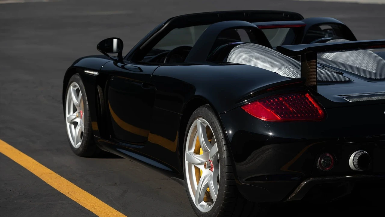 2005 Porsche Carrera GT - Image 29 of 31