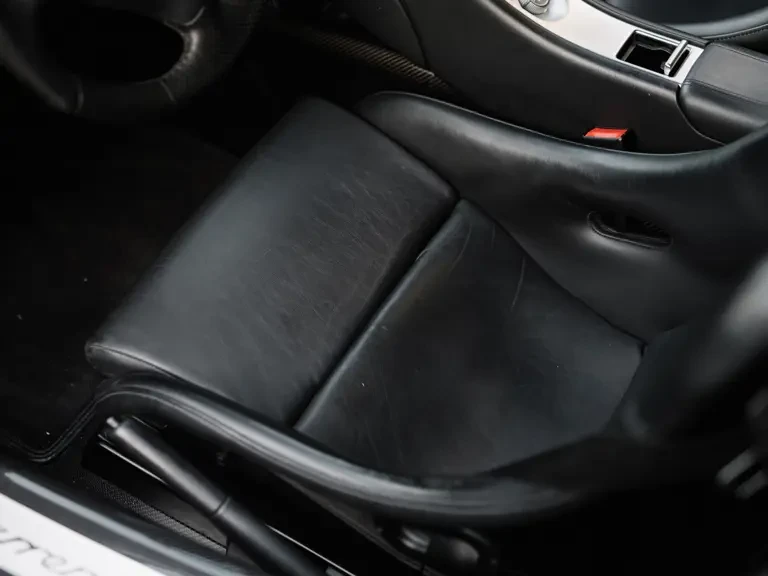 2005 Porsche Carrera GT - Image 16 of 31