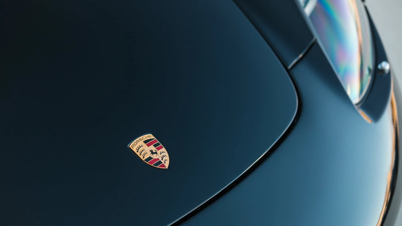 2005 Porsche Carrera GT - Image 17 of 31