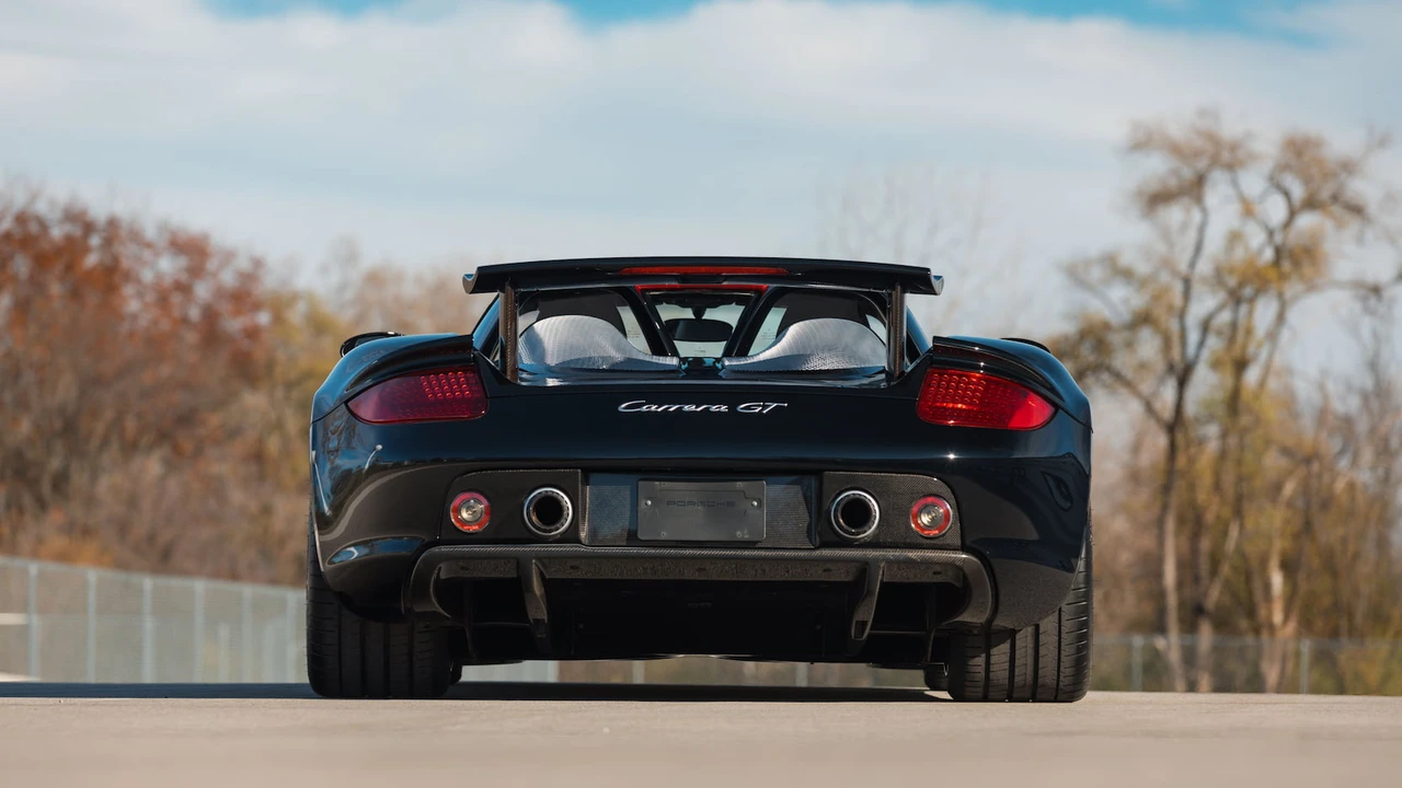 2005 Porsche Carrera GT - Image 19 of 31