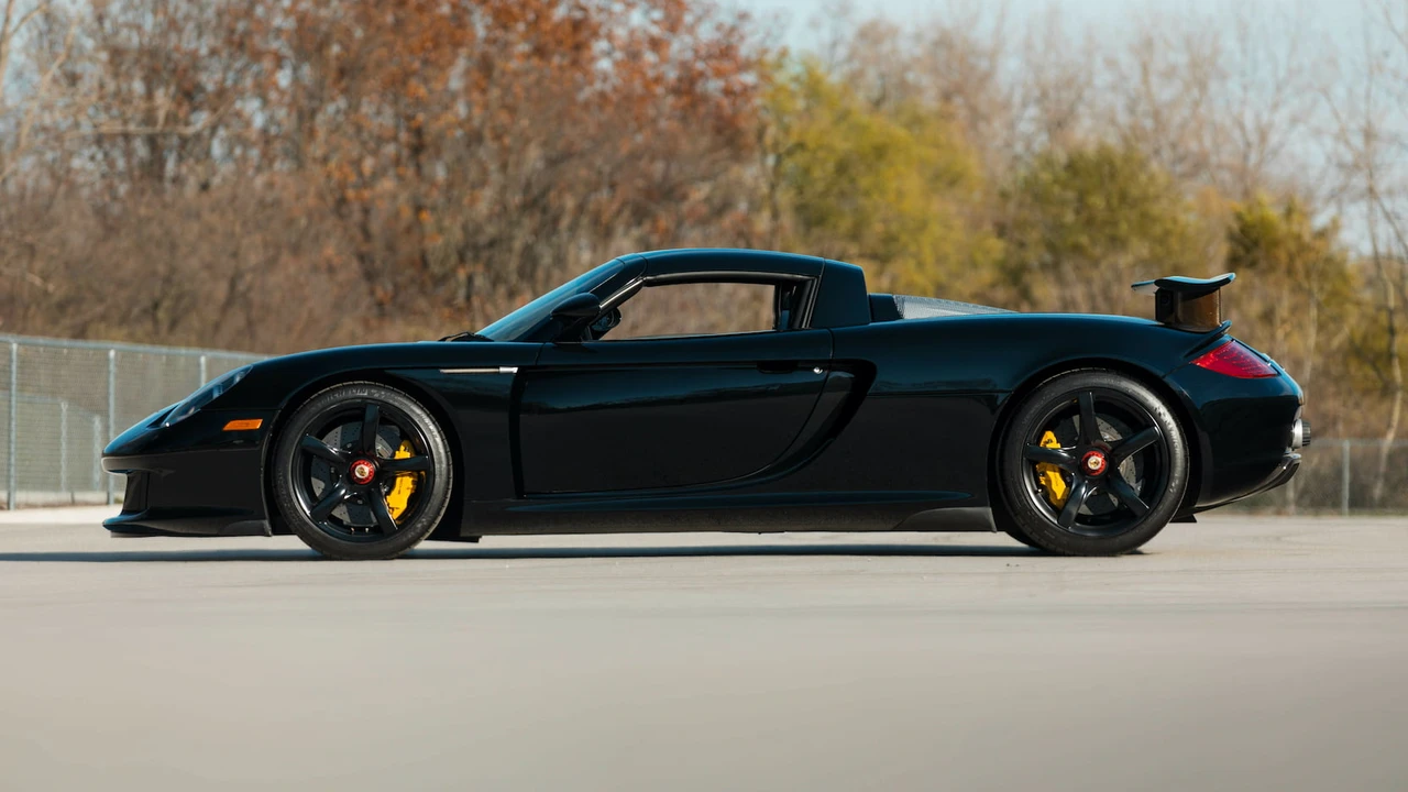 2005 Porsche Carrera GT - Image 2 of 31