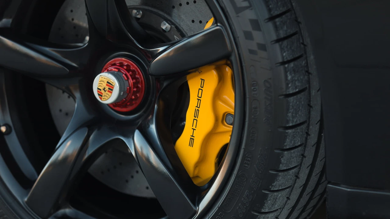 2005 Porsche Carrera GT - Image 20 of 31