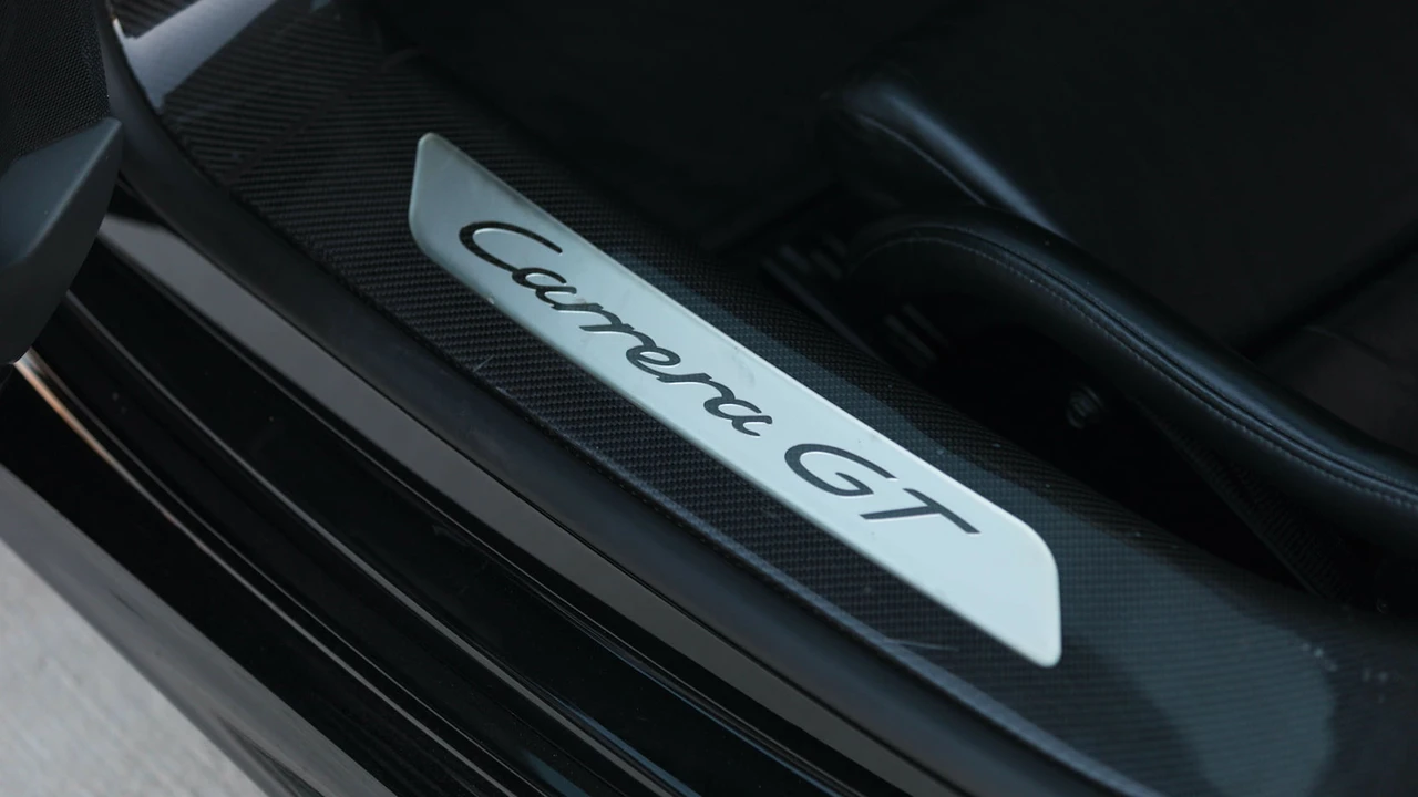 2005 Porsche Carrera GT - Image 22 of 31