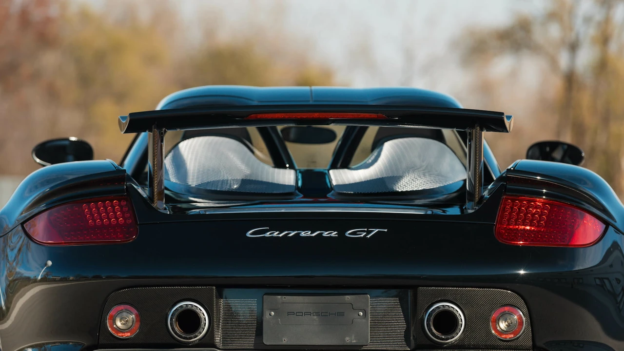 2005 Porsche Carrera GT - Image 24 of 31