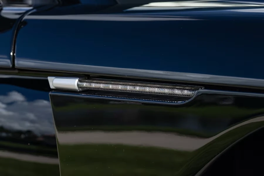 2005 Porsche Carrera GT - Image 12 of 31