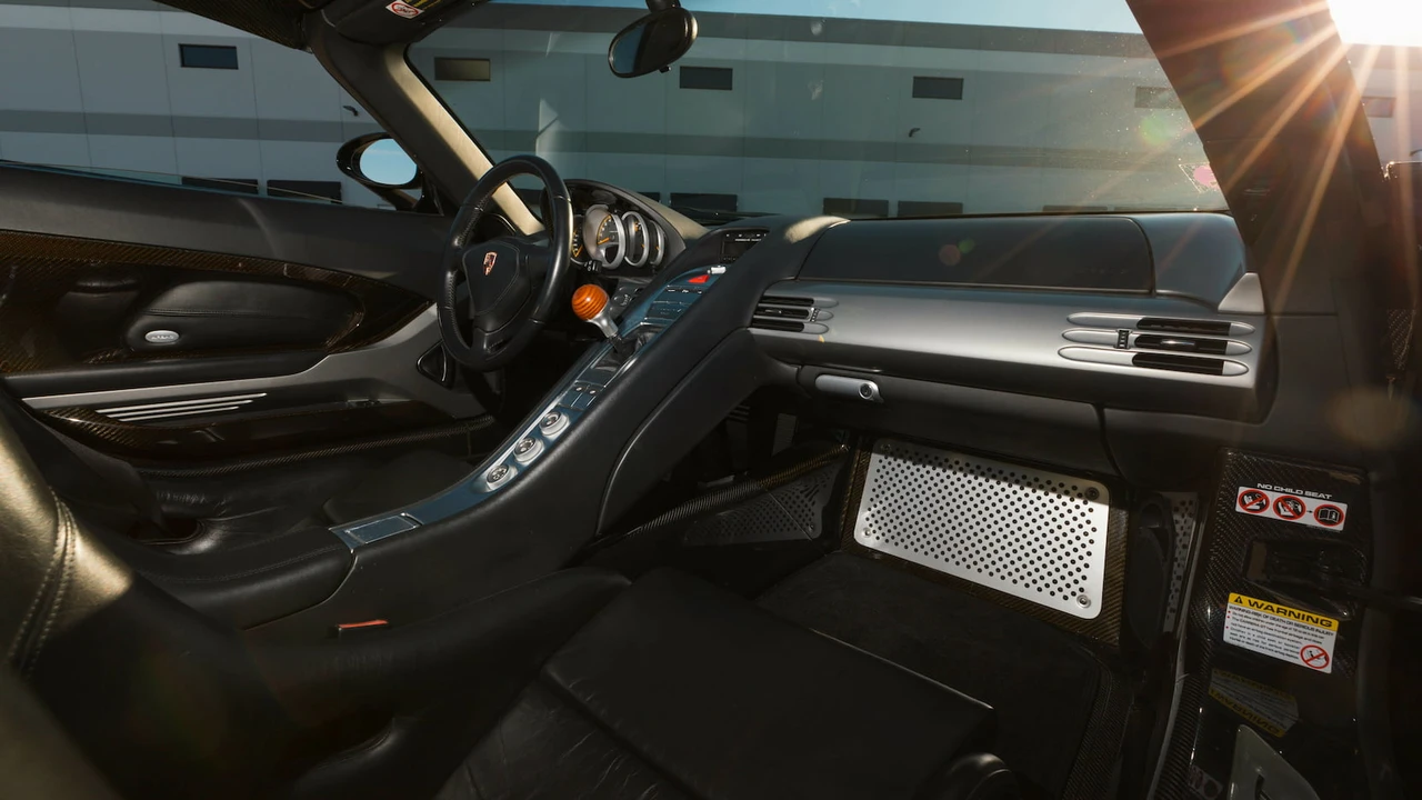 2005 Porsche Carrera GT - Image 30 of 31