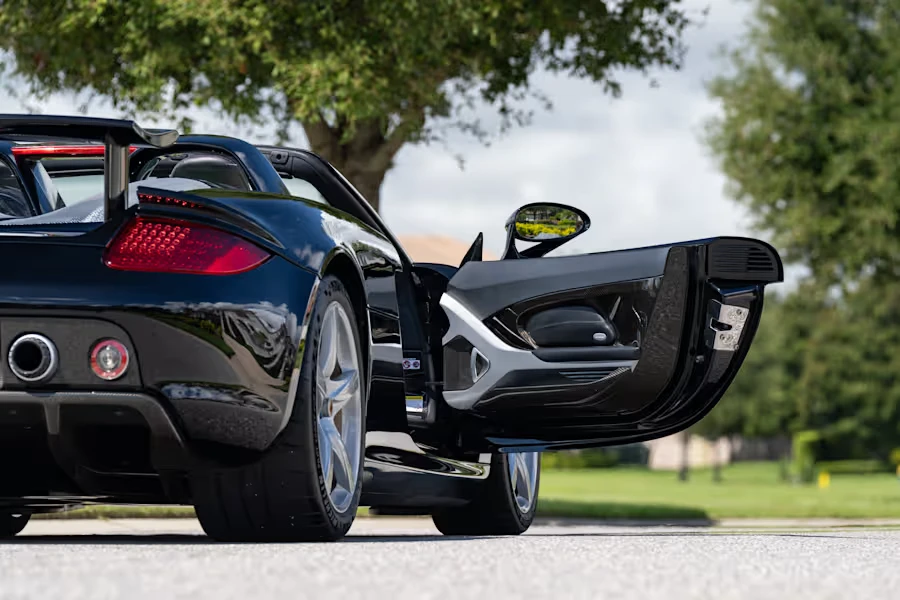2005 Porsche Carrera GT - Image 11 of 31