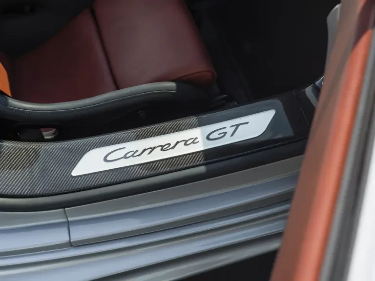 2005 Porsche Carrera GT - Image 25 of 31