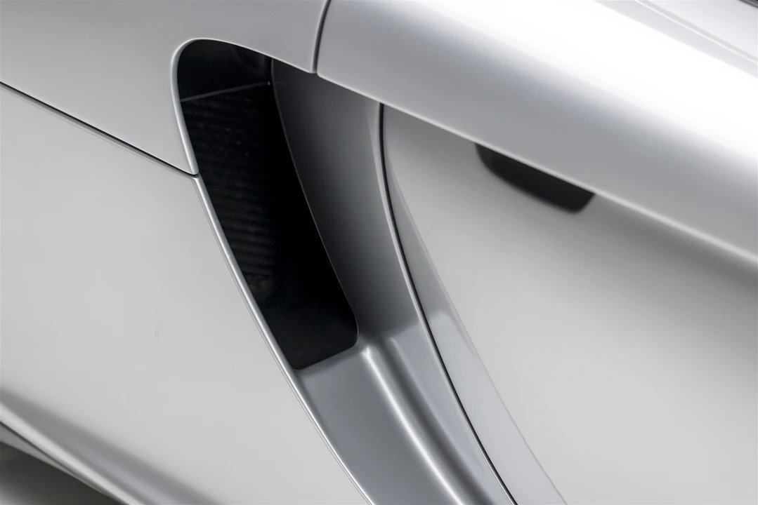 2005 Porsche Carrera GT - Image 28 of 31