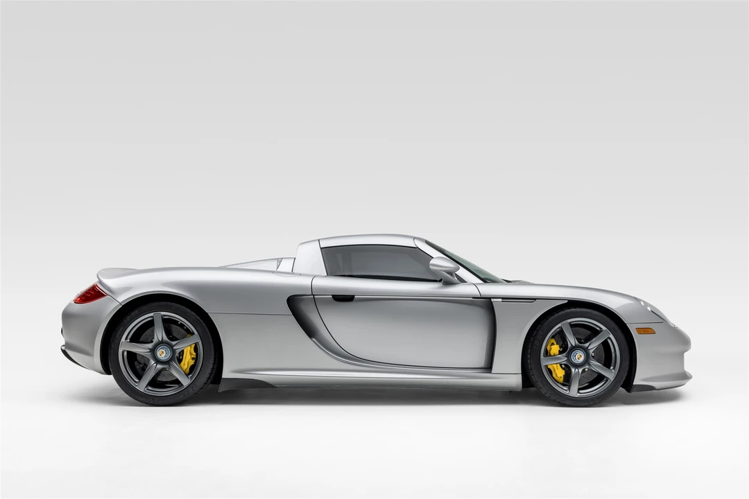 2005 Porsche Carrera GT - Image 12 of 31