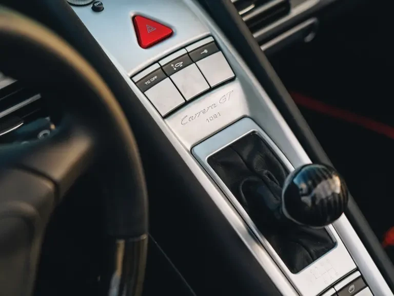 2005 Porsche Carrera GT - Image 20 of 28