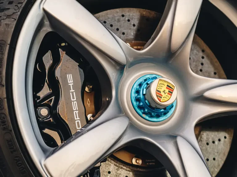 2005 Porsche Carrera GT - Image 9 of 28