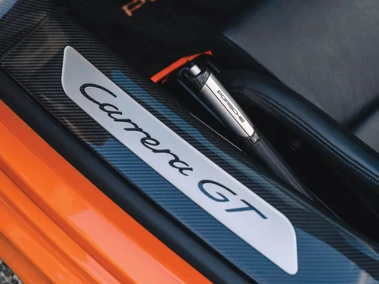 2005 Porsche Carrera GT - Image 16 of 28