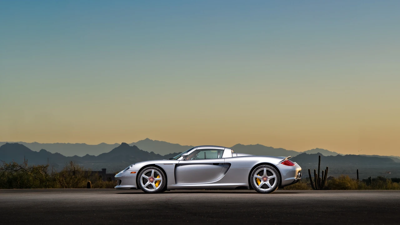 2005 Porsche Carrera GT - Image 13 of 31