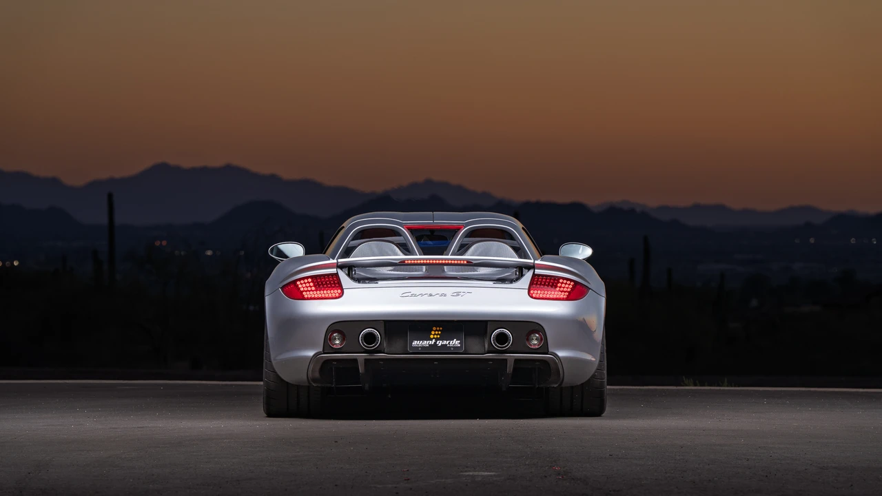 2005 Porsche Carrera GT - Image 18 of 31
