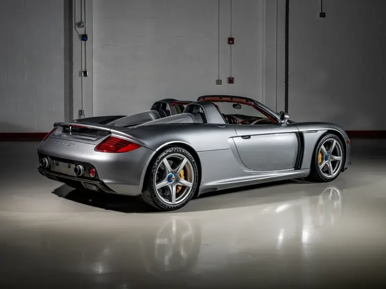 2005 Porsche Carrera GT - Image 11 of 31