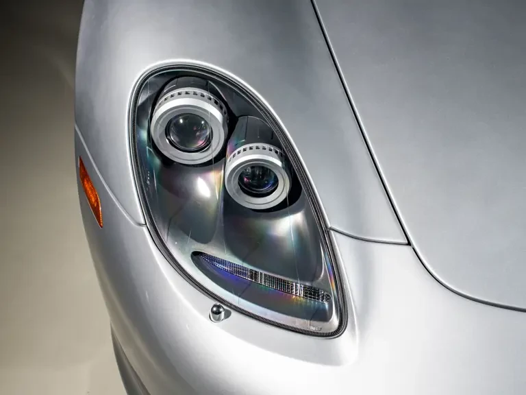 2005 Porsche Carrera GT - Image 16 of 31