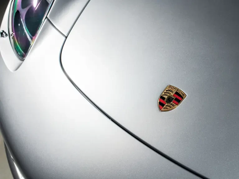 2005 Porsche Carrera GT - Image 14 of 31