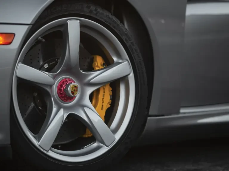2005 Porsche Carrera GT - Image 12 of 28