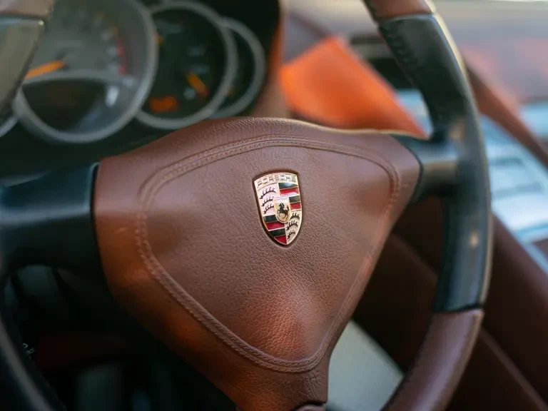 2005 Porsche Carrera GT - Image 17 of 31