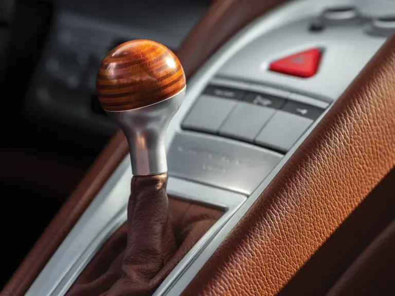 2005 Porsche Carrera GT - Image 15 of 28