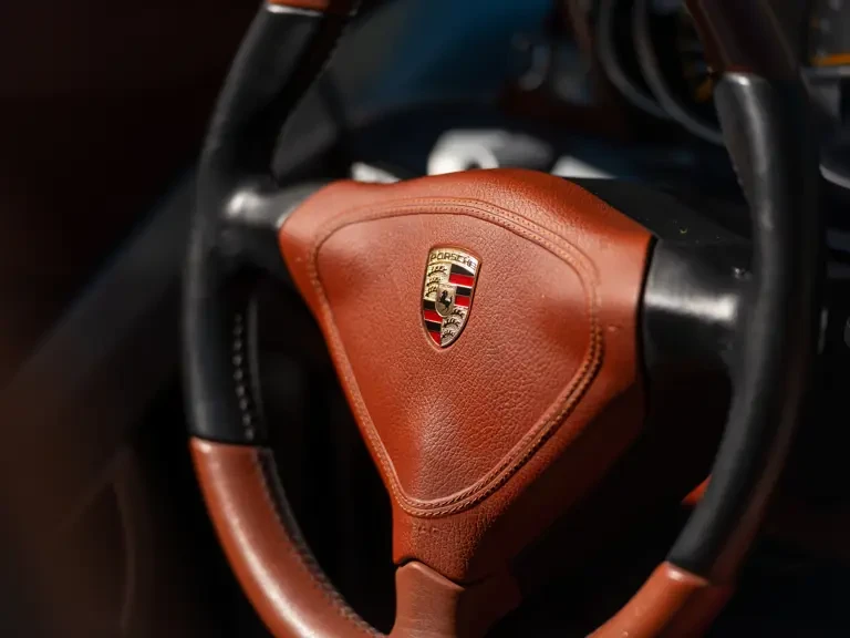 2005 Porsche Carrera GT - Image 16 of 31