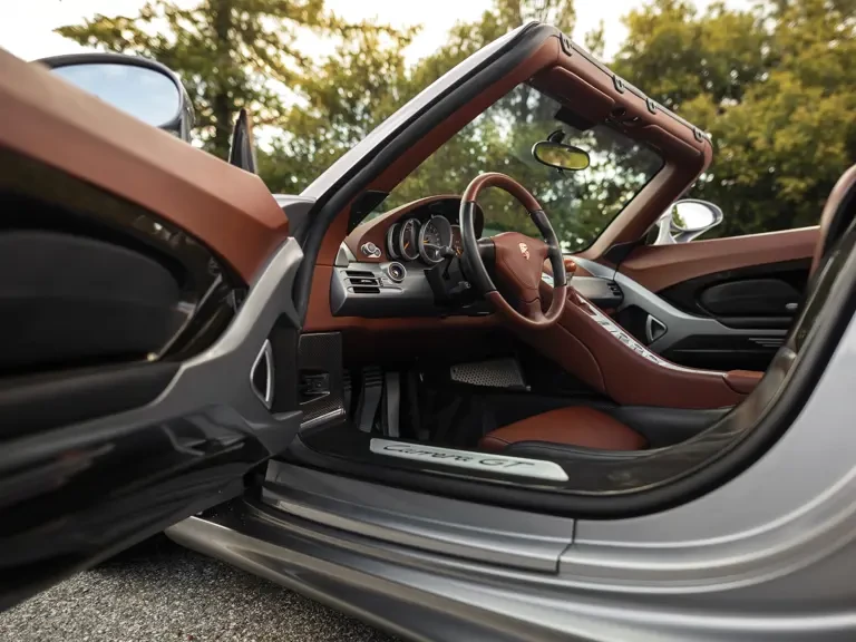 2005 Porsche Carrera GT - Image 22 of 28