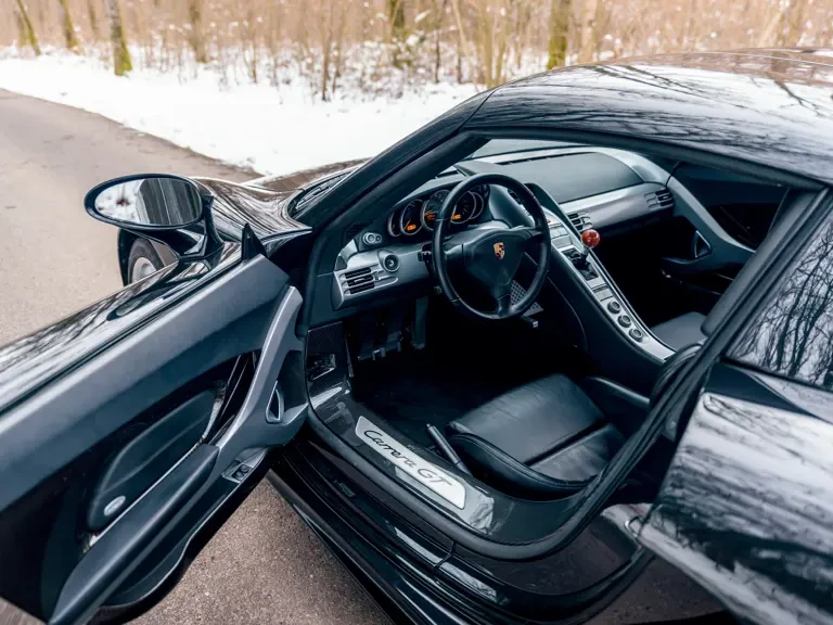 2005 Porsche Carrera GT - Image 12 of 31
