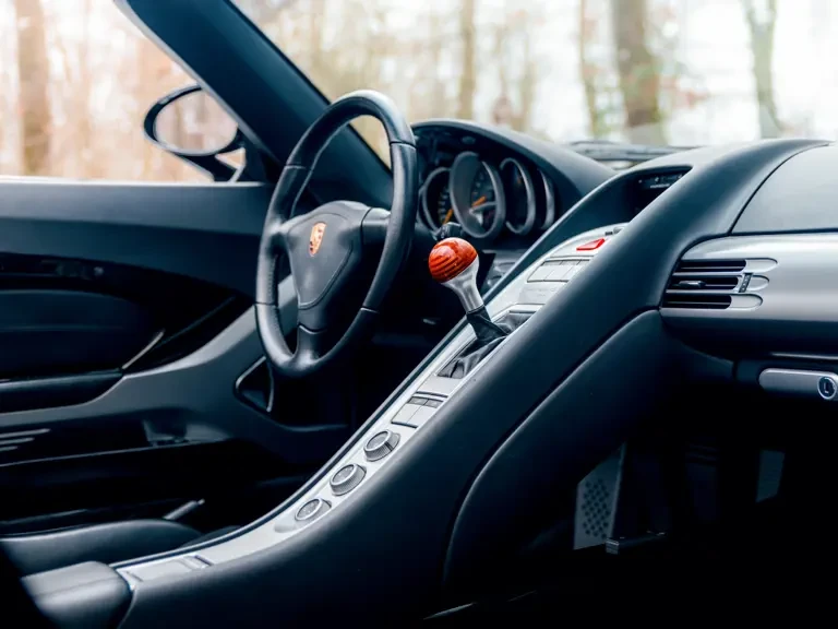 2005 Porsche Carrera GT - Image 16 of 31
