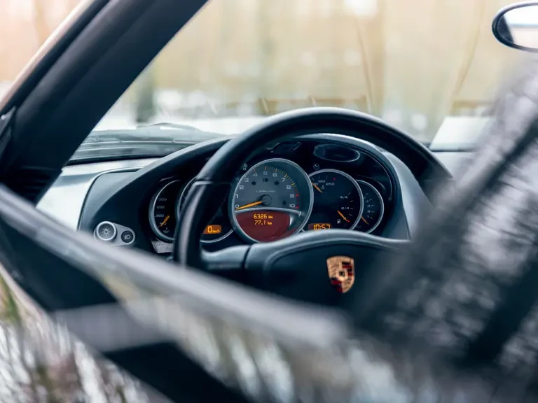 2005 Porsche Carrera GT - Image 14 of 31