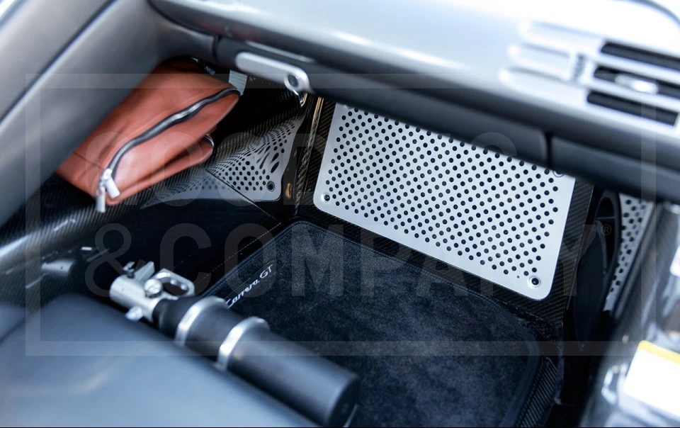 2005 Porsche Carrera GT - Image 13 of 19