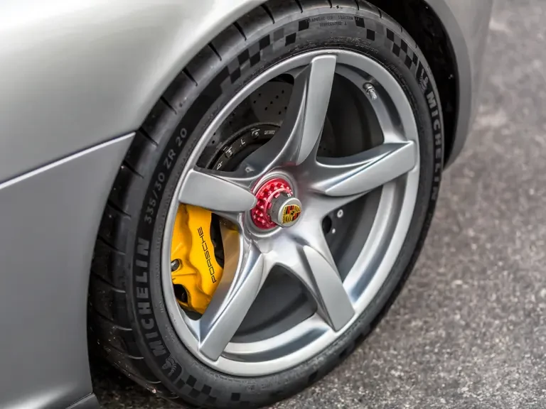 2005 Porsche Carrera GT - Image 15 of 31