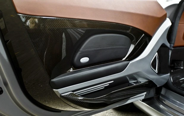 2005 Porsche Carrera GT - Image 11 of 17