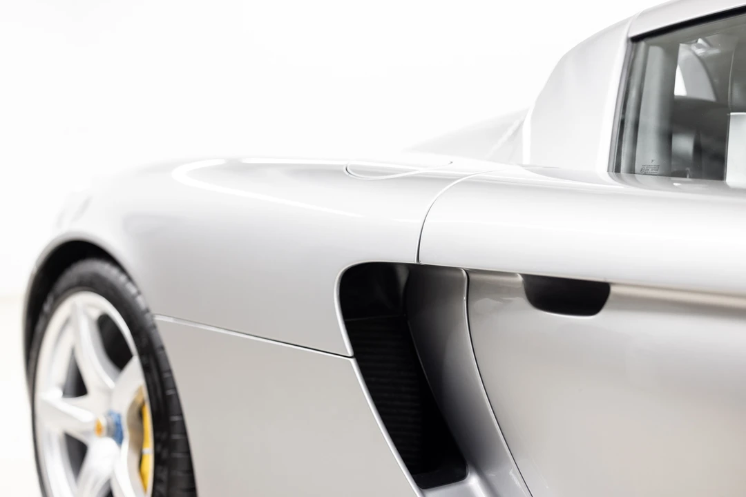 2005 Porsche Carrera GT - Image 26 of 31