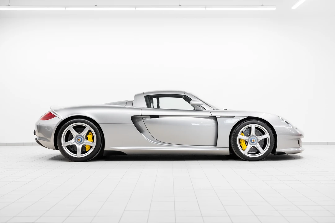 2005 Porsche Carrera GT - Image 2 of 31