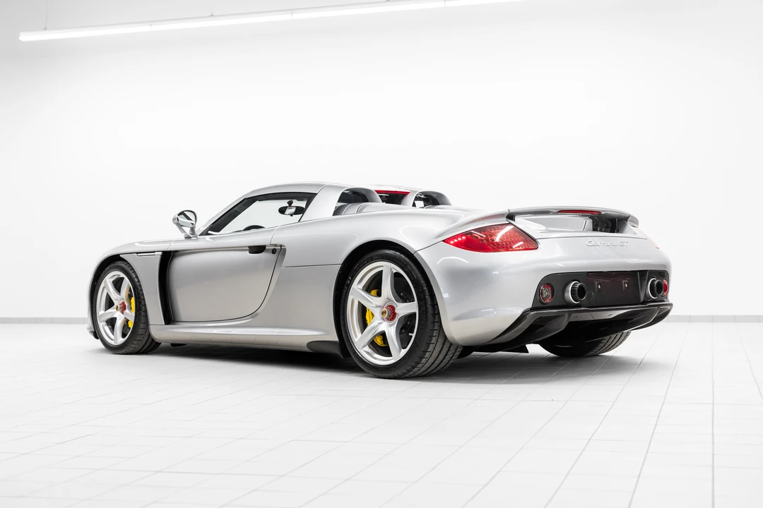 2005 Porsche Carrera GT - Image 12 of 31