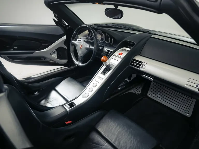 2005 Porsche Carrera GT - Image 26 of 31