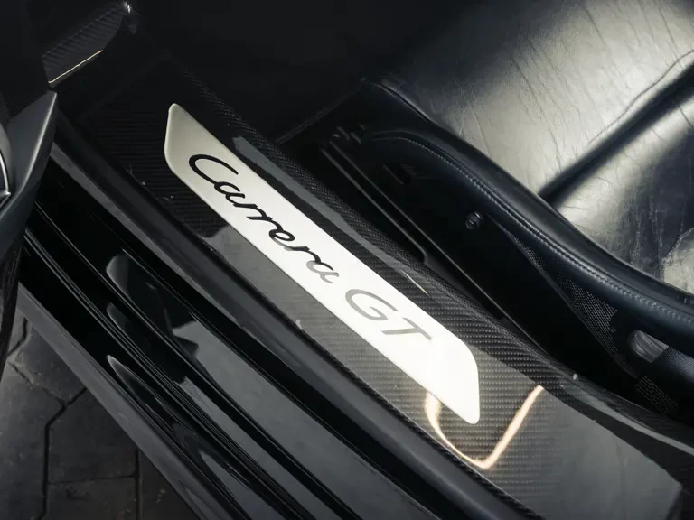 2005 Porsche Carrera GT - Image 19 of 31