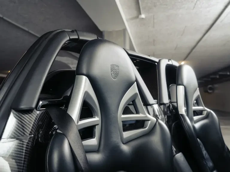 2005 Porsche Carrera GT - Image 24 of 31